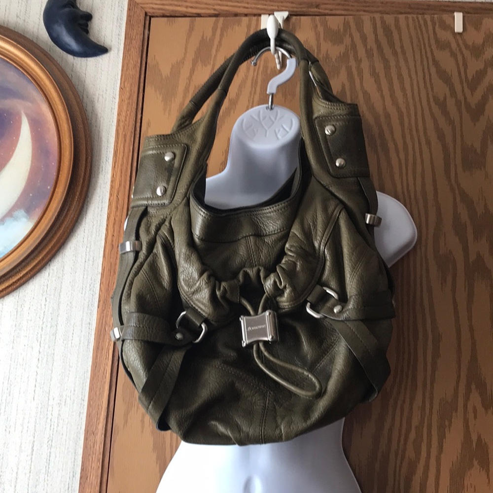 Leather Shoulder bag.